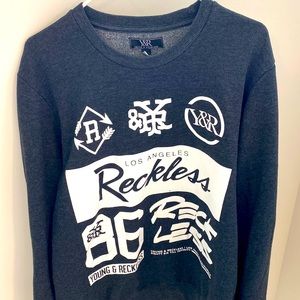 Young and reckless grey Men’s sweatshirt
